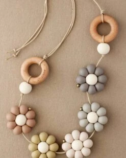 Daisy Pram Garland In Neutral