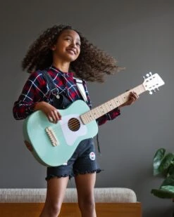 Loog Pro VI Acoustic In Pink 11 Loog Pro VI Acoustic In Pink -LITTLE Baby Gear little loog guitars loog pro vi acoustic in pink 39803945713956