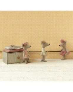 Maileg Little Sister Dance Mouse In Daybed -LITTLE Baby Gear little maileg little sister dance mouse in daybed 49650022220068