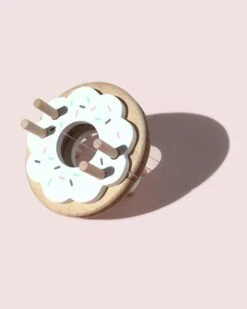 Donut Pom Maker In Vanilla